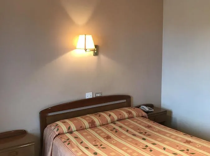 Azahar Hotel 2*